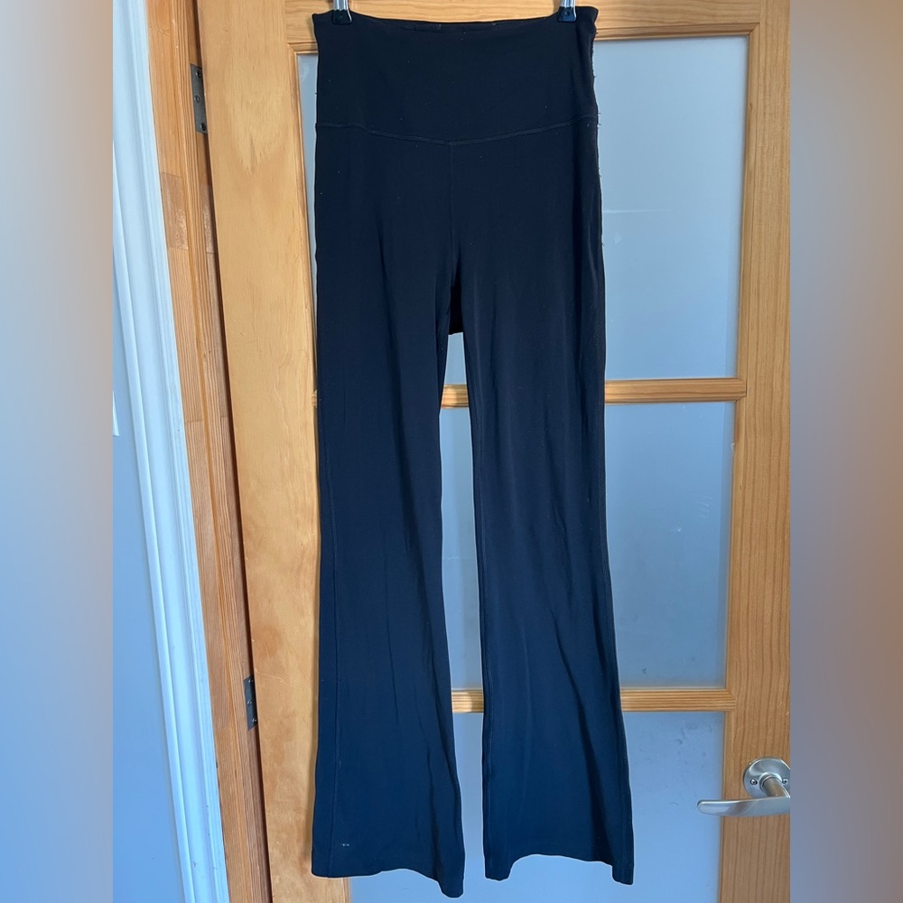 (SOLD) Lululemon Groove Super High Rise Nulu Flared Pant - Size 6 - ~30.5” Hem